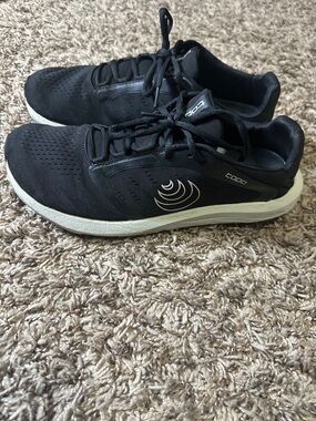 Topo Athletic Women’s Black Lightweight Running Shoes Size 9.5